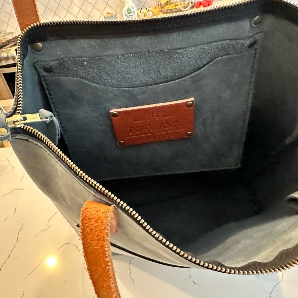 Portland Leather medium zippered tote in Storm